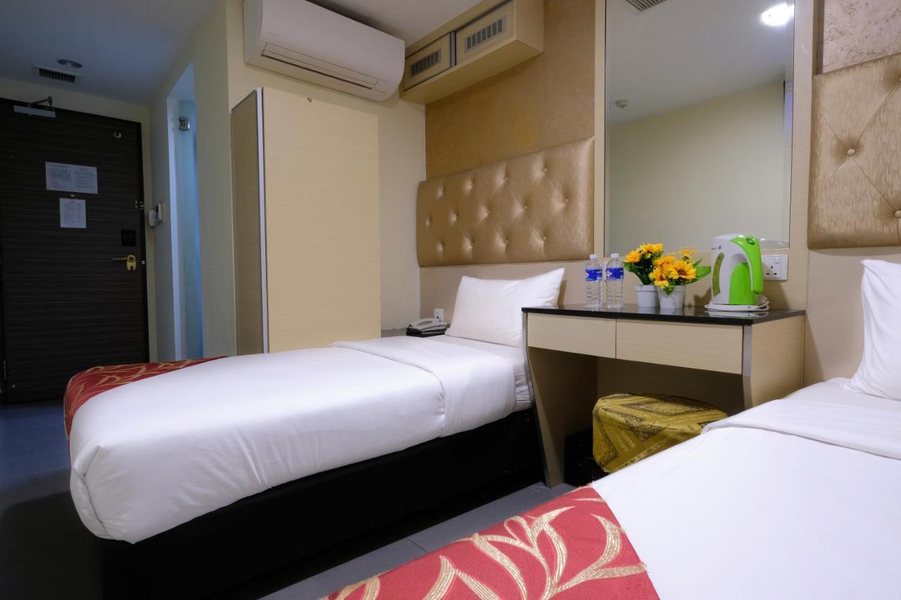Single Sharing Room And Short Hours Stay At Sandpiper Hotel 싱가포르 외부 사진