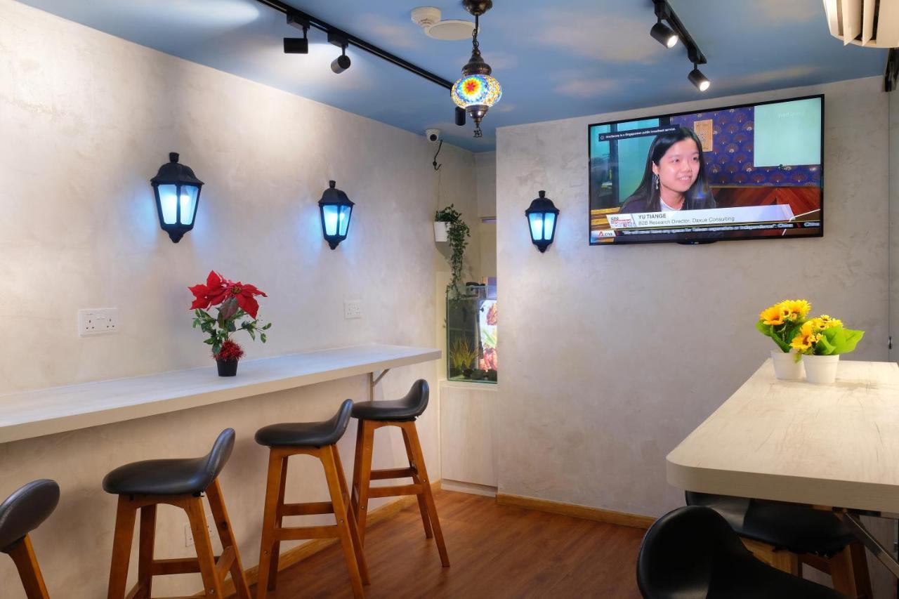 Single Sharing Room And Short Hours Stay At Sandpiper Hotel 싱가포르 외부 사진